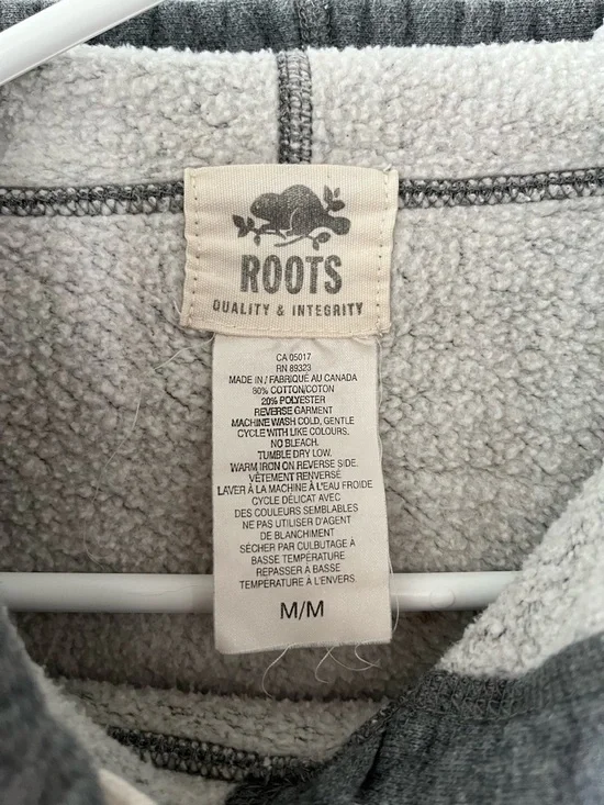 🌿 Roots Equestrian Hoodie – Size Medium | Cozy Classic Pullover 🐴 - Picture 5 of 7